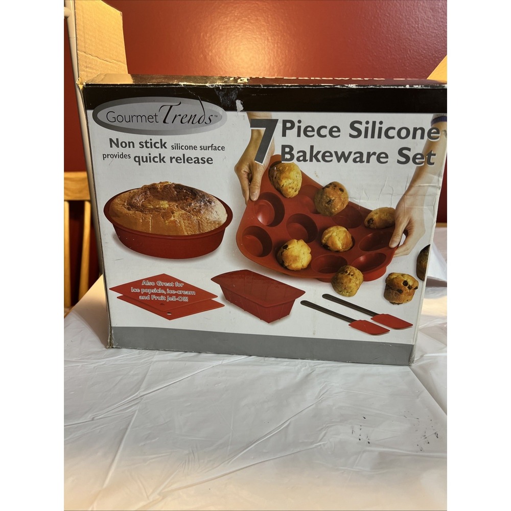 Gourmet Trends 6 Piece Silicone Baking Set, Cake Muffin & More